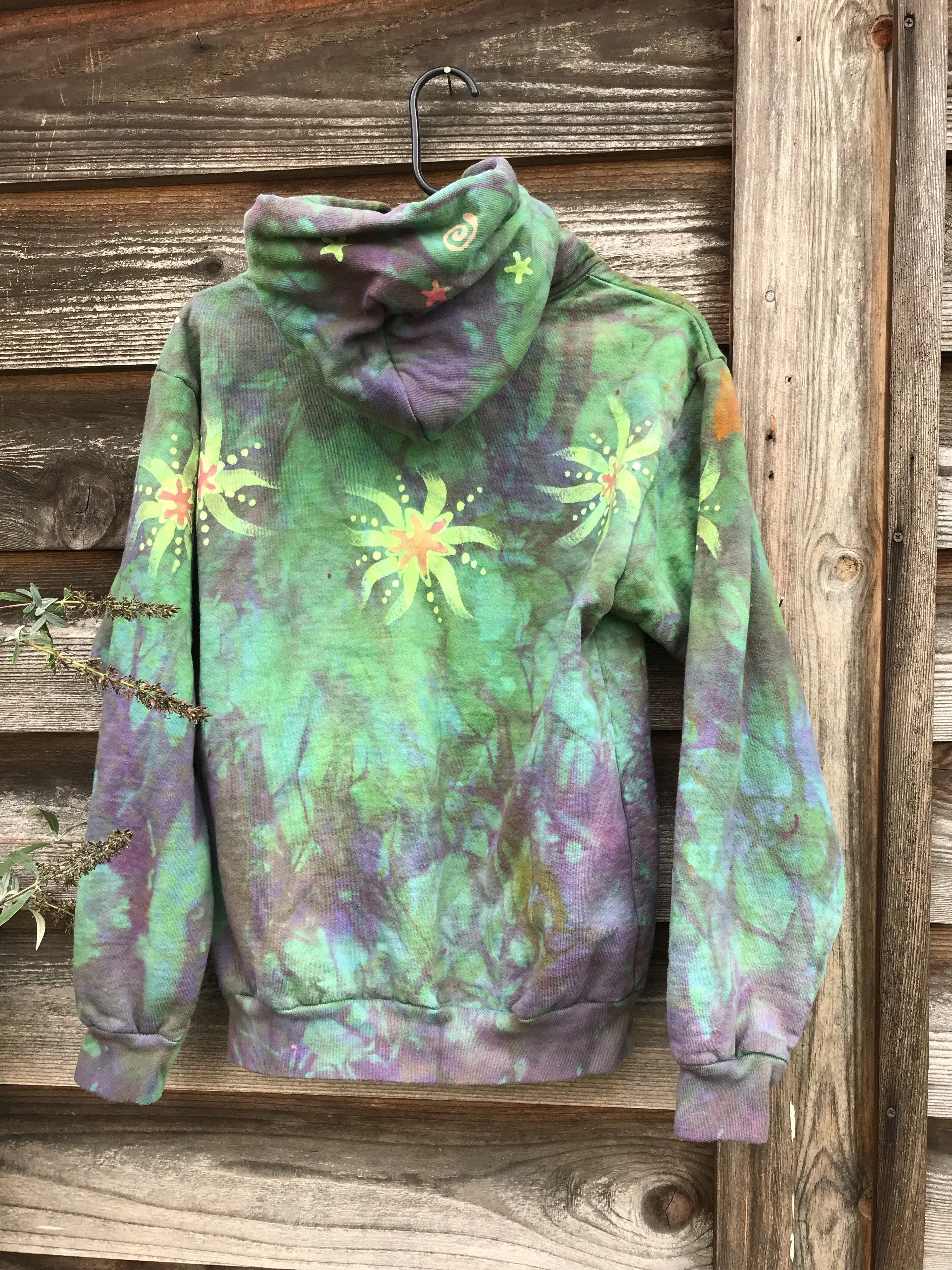 Made for Cam C, MEMBER EXCLUSIVE Sunrise Starburst in Sea Glass Green Pullover Hoodie in size Large