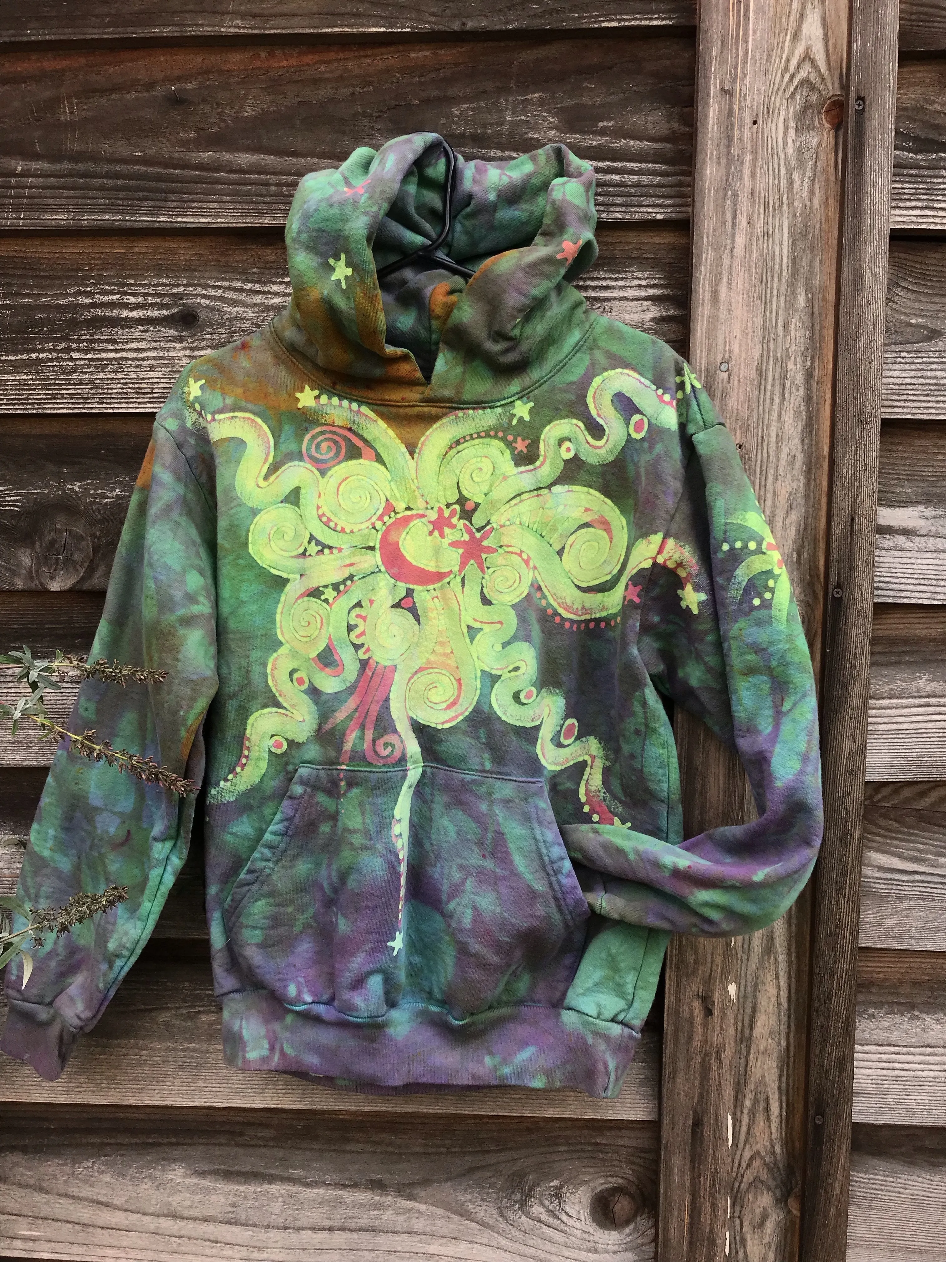 Made for Cam C, MEMBER EXCLUSIVE Sunrise Starburst in Sea Glass Green Pullover Hoodie in size Large