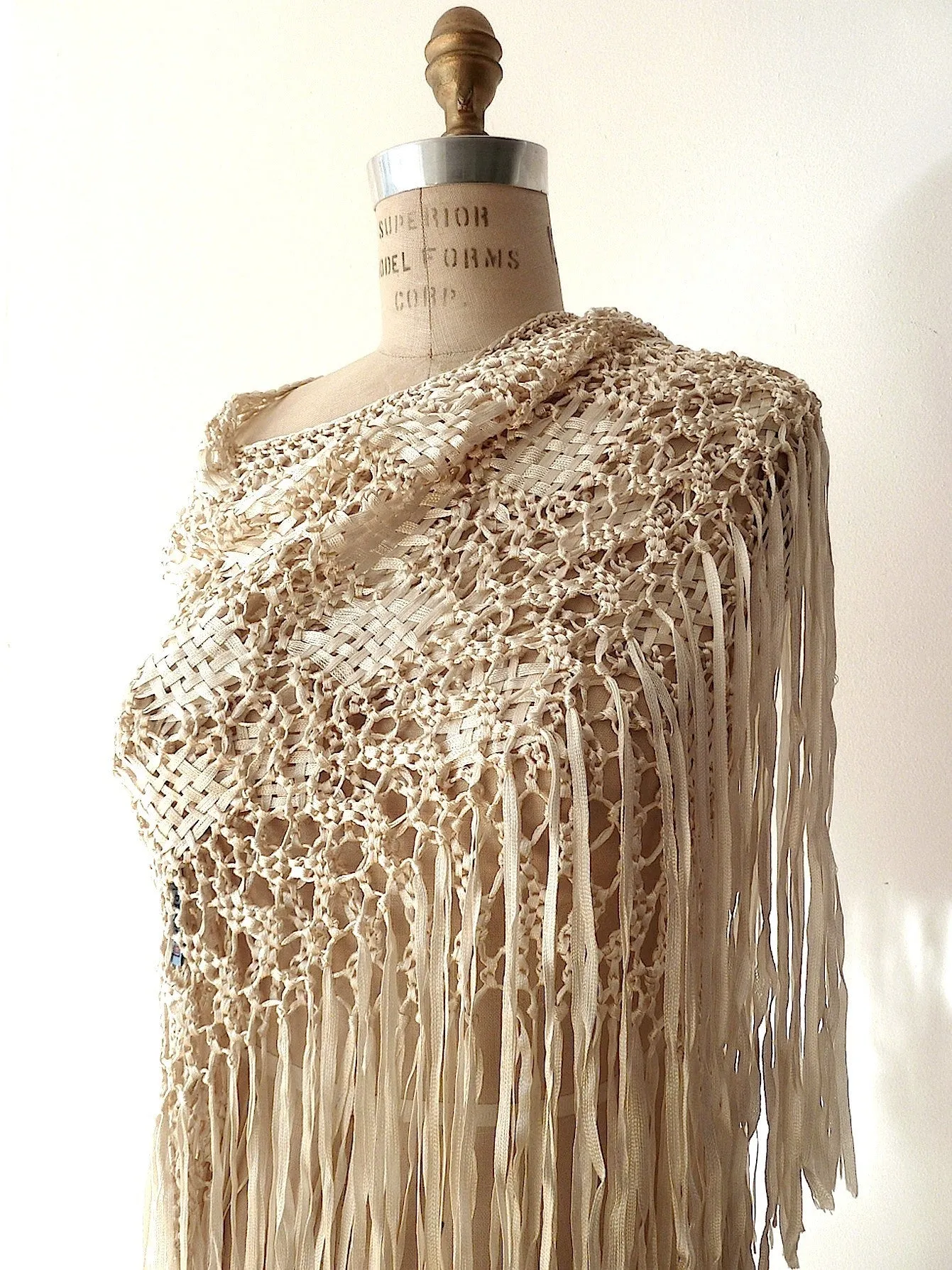 SILK MACRAME TRIANGLE SHAWL CHOCOLATE