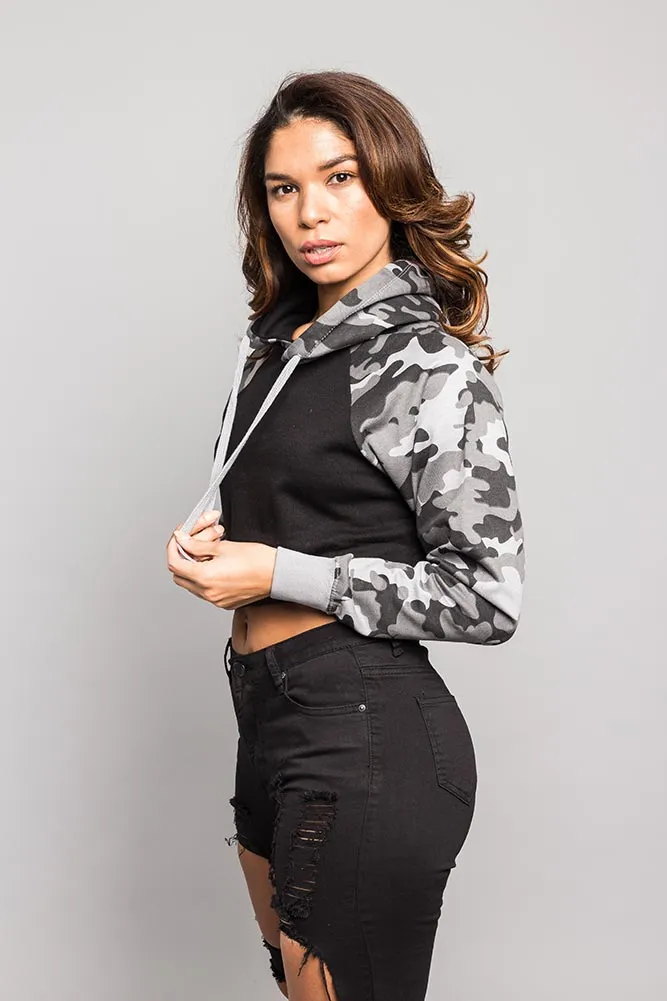 Women's Essential Cropped Long Sleeve Hoodie